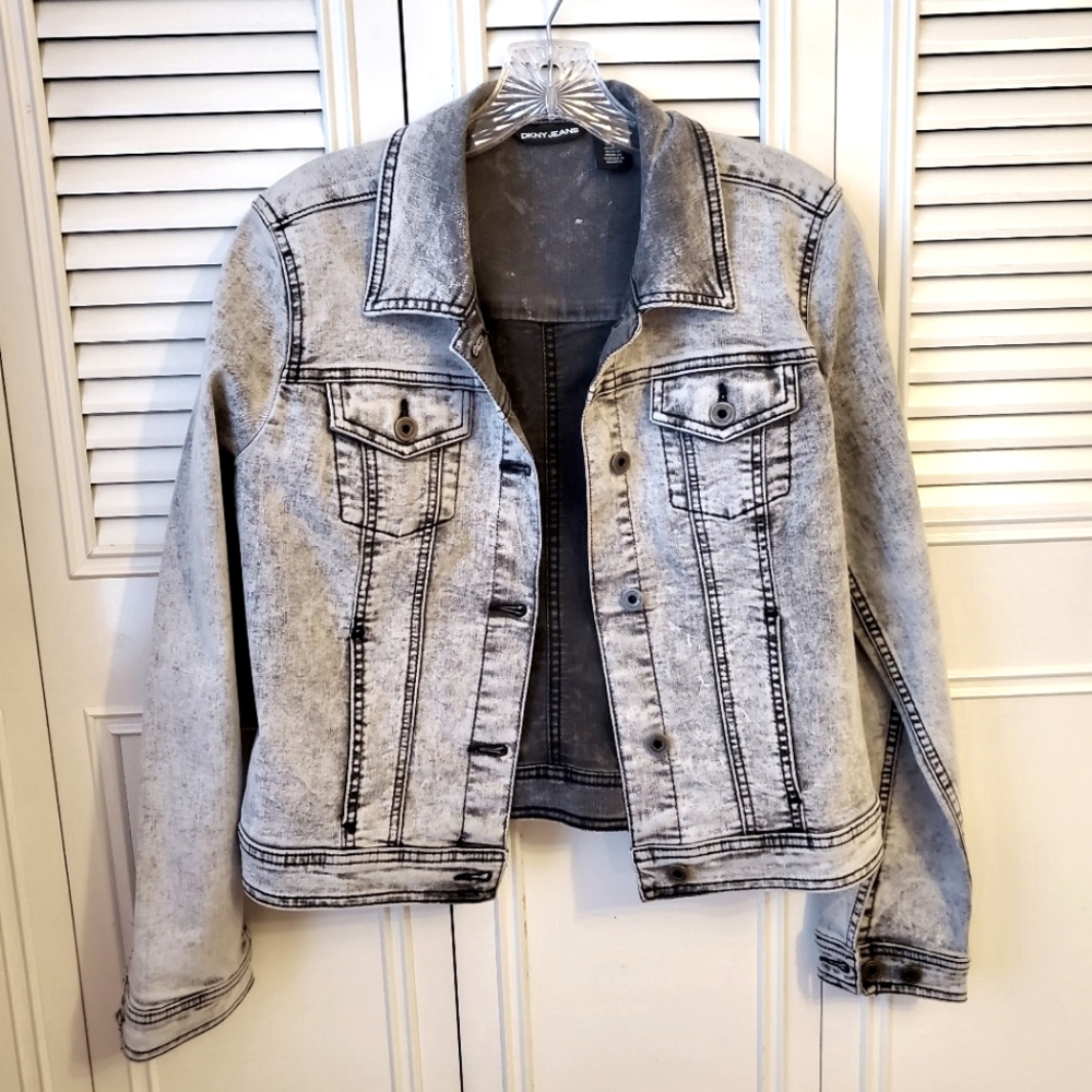 DKNY Women's Denim Jeans Jacket | Gray Wash Size Medium